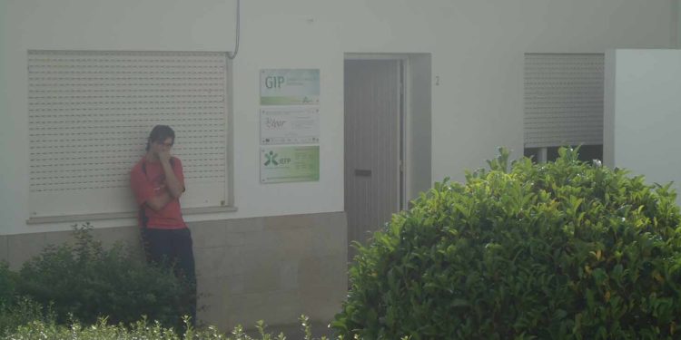 Metade da população desempregada tem  menos de 35 anos