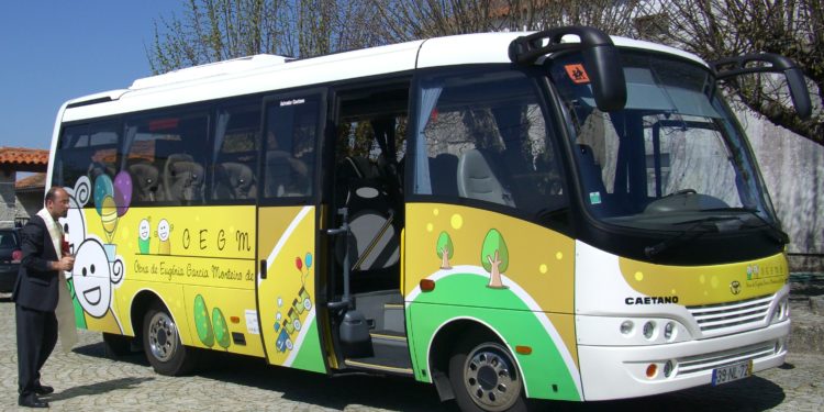Obra D. Eugénia Garcia Monteiro de Brito tem novo autocarro