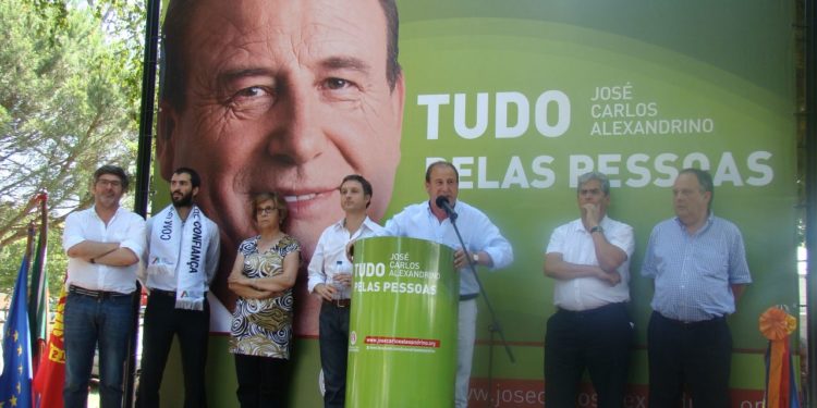 “Recandidato-me para dar tudo pelas pessoas”