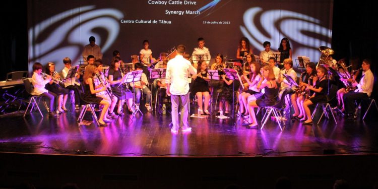 Escola de Música de Tábua estreou-se no Centro Cultural