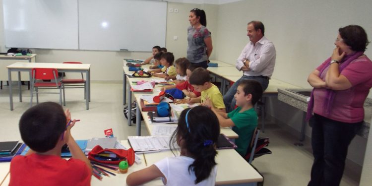 Alexandrino lamentou “retrocessos” na educação com fusão dos agrupamentos