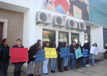 Alunos indignados com “desaparecimento” de exames