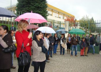 Pais manifestaram-se contra a falta de professores de apoio