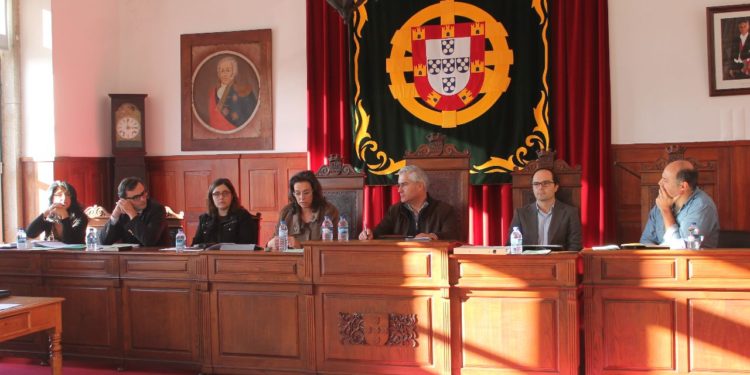Executivo congratulou-se com eleição de Mário Loureiro