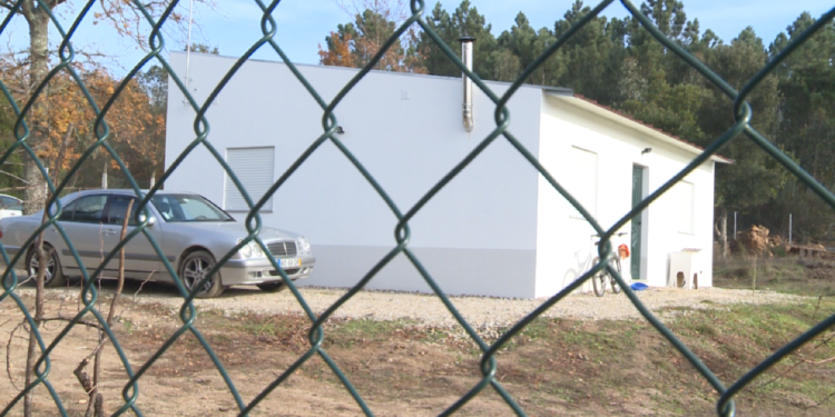 Homem de 68 anos morre intoxicado na sua habitação em Percelada