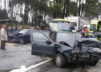 Acidente aparatoso fez quatro feridos com alguma gravidade na EN17