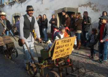 Oliveira do Hospital entra no espírito carnavalesco