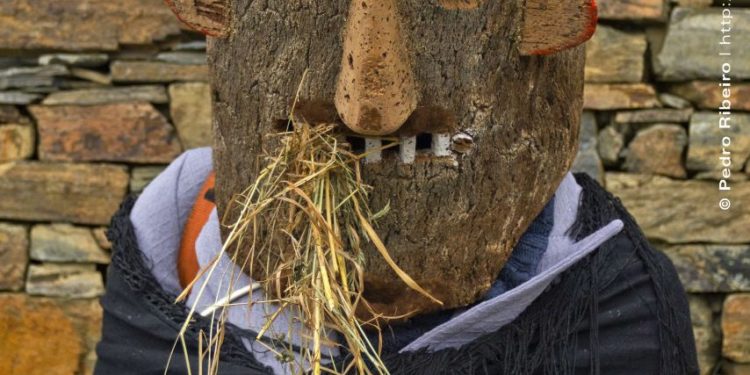 Exposição Etnográfica de Máscaras Tradicionais de Cortiça