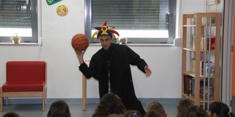 Escritor Miguel Babo visita as Bibliotecas da Rede Escolar