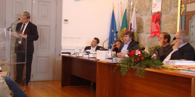 Alexandrino ameaça “levar insinuações” de António Lopes a tribunal