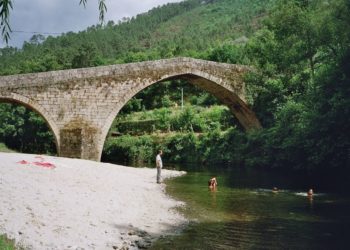 Praia fluvial de Alvoco das Várzeas recebe Bandeira Azul