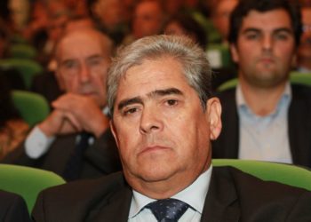 António Lopes quer impugnar Assembleia Municipal em que foi destituído