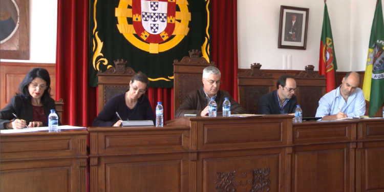 Maioria no executivo “chumba” semana gastronómica proposta pelo PSD