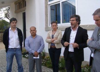 Autarcas da Lajeosa prometem luta contra encerramento da escola do 1º ciclo