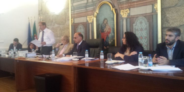 Novo presidente da Assembleia Municipal promete “falar o menos possível”