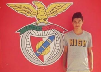 Jovem guarda-redes do Oliveira do Hospital assinou pelo Benfica