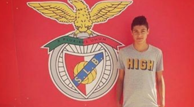 Jovem guarda-redes do Oliveira do Hospital assinou pelo Benfica
