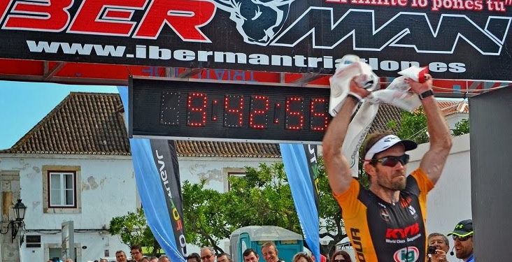 Ultramaratonista oliveirense vence prova “Ironman”