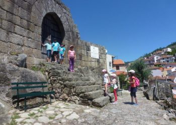 Biblioteca Municipal de Oliveira do Hospital ocupa crianças com “Férias Ativas”