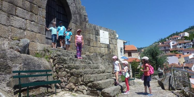 Biblioteca Municipal de Oliveira do Hospital ocupa crianças com “Férias Ativas”