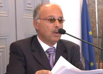 Novo presidente da Assembleia Municipal promete “falar o menos possível”