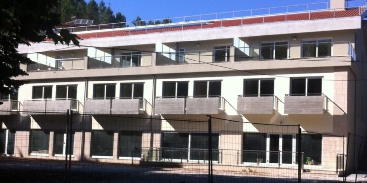 Empresário diz-se impedido de abrir hotel por falta de água e saneamento