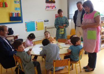 Alexandrino garante que encerramento de escolas sai “caro” ao país