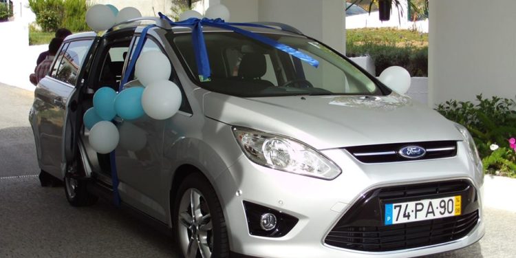ARCIAL inaugura nova carrinha de transporte de pessoas com deficiência