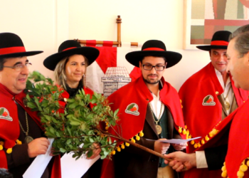 Confraria do Medronho entroniza novos confrades na Barriosa