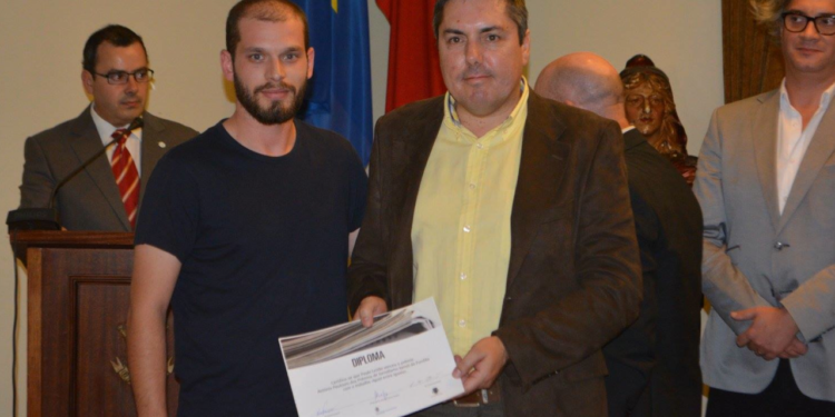 Jornalistas da CentroTV premiados no Fundão