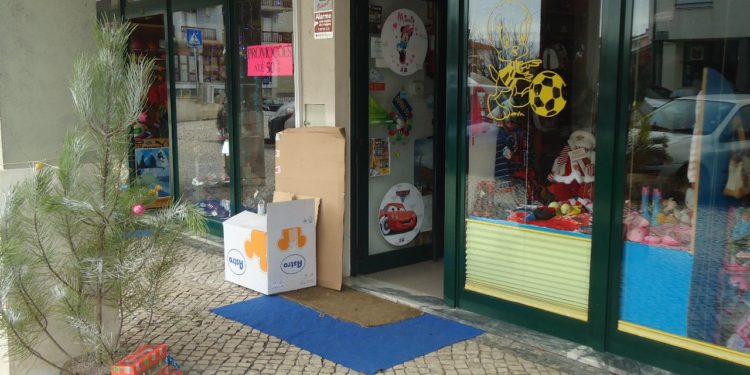 Estabelecimentos de restauração e bebidas com alargamento de horário na quadra de Natal e Ano Novo