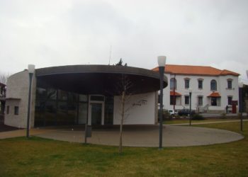 Ex gerente do Café Central acusa Câmara Municipal de ter “prejudicado” e “denegrido” empresa