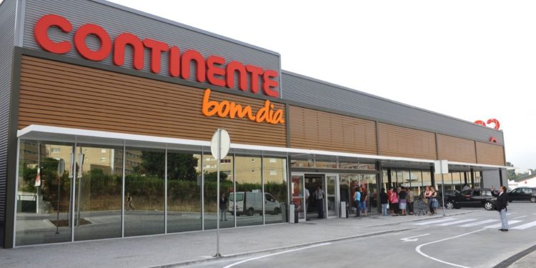 Continente cria 40 postos de trabalho em Oliveira do Hospital
