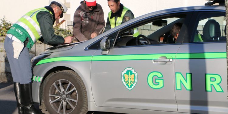 “Aceleras” obrigados a “travar a fundo”