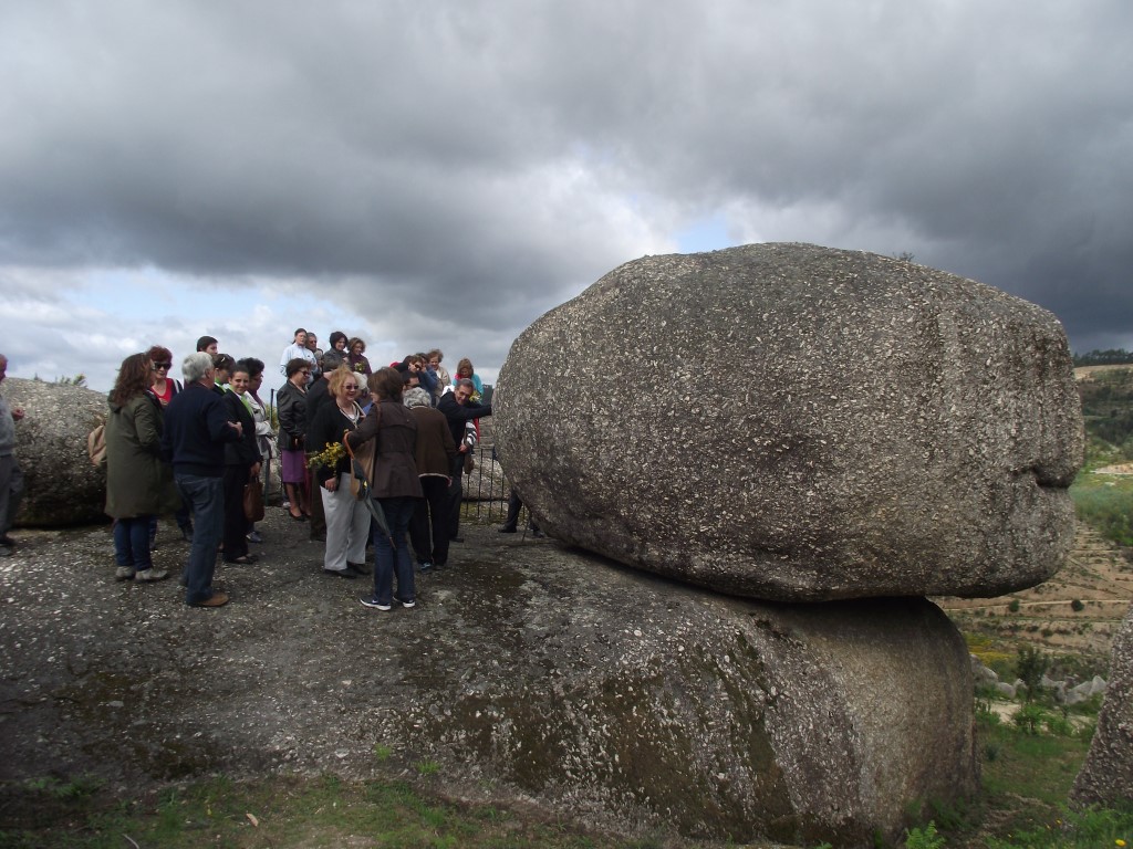 Dia Internacional dos Monumentos e Sítios assinalado com visita ao Penedo Que Abana