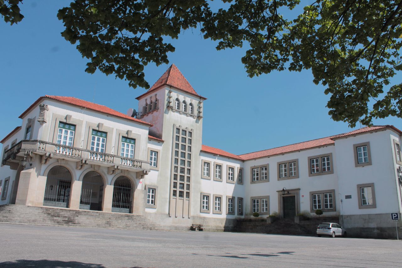 Ex autarca defende “expulsão” do concelho de quem critica desenvolvimento industrial de Tábua