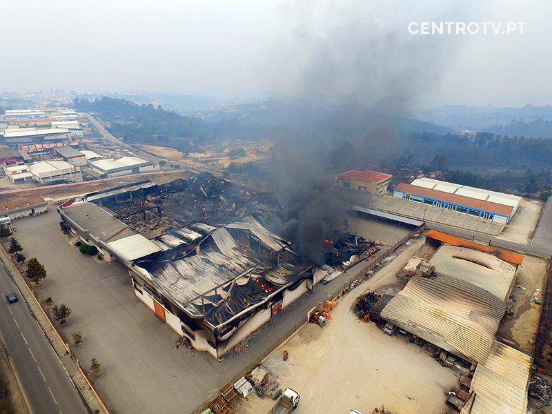 Fogo deixou arrasou várias empresas e deixa destroçados empresários em Oliveira do Hospital