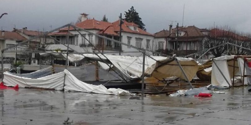 Mau tempo destruiu Tenda do Pai Natal em Oliveira do Hospital