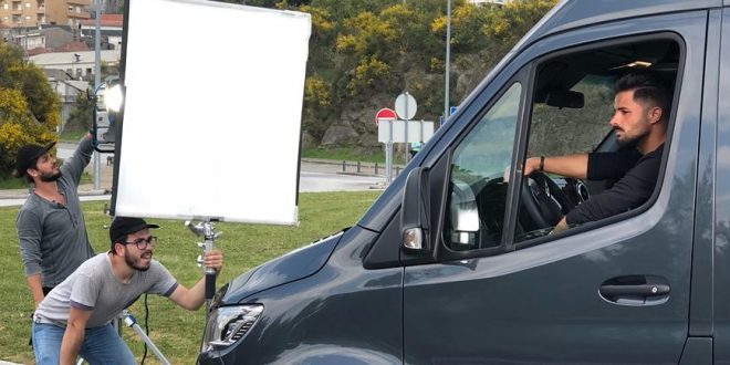 Modelo oliveirense dá a cara na campanha da Mercedes para o Mundial de Futebol na Rússia