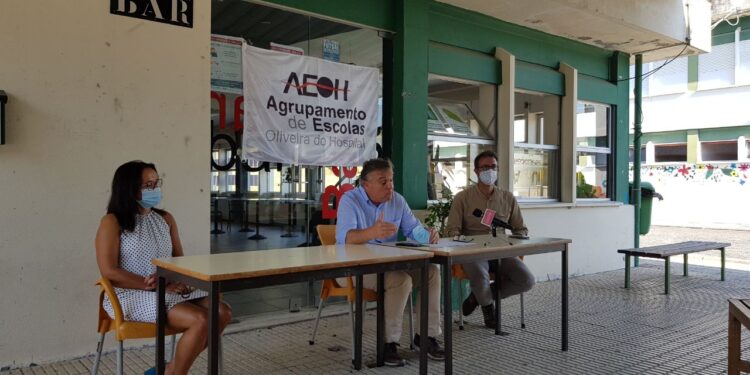 Diretor do AEOH apela aos pais e alunos para colaborarem com a escola e admite regressar ao regime não presencial “se tiver de ser”