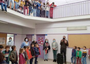 Alunos da EB1 de Oliveira do Hospital cantaram hino “Os Super Saudáveis” num grito de alerta para a importância de uma alimentação saudável