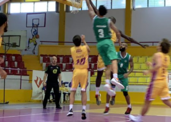 Hóquei e basquetebol com derrotas