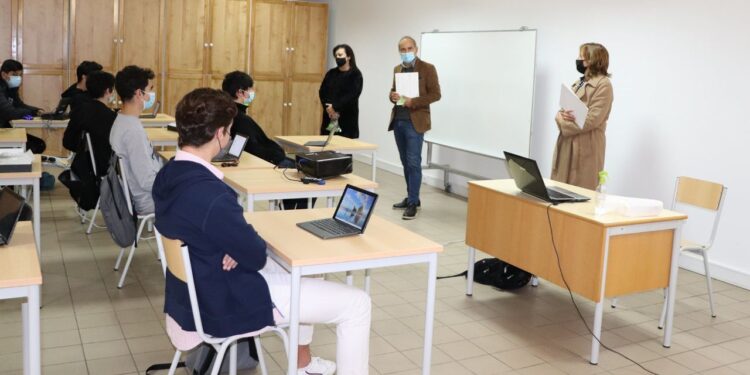 Eptoliva começa 2º período de aulas em regime não presencial