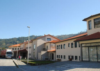 Lar de Nossa Senhora da Assunção em Avô com 34 utentes e cinco funcionários infetados com Covid-19