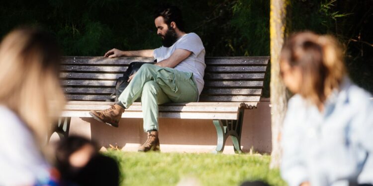 Pedro Barreiro em Oliveira do Hospital com a performance “An Artist is Always Working”