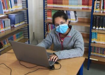 Elvira Silva, da Escola Básica da Cordinha, na final do Concurso Nacional de Leitura