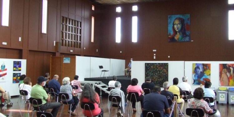 Exposição “A Arte e a Vida. Reflexões.” no Centro de Vacinação de Oliveira do Hospital