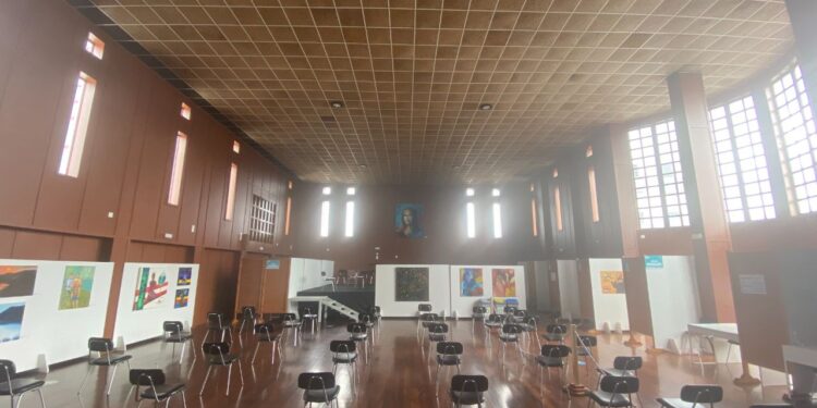Exposição “A Arte e a Vida. Reflexões.” no Centro de Vacinação de Oliveira do Hospital