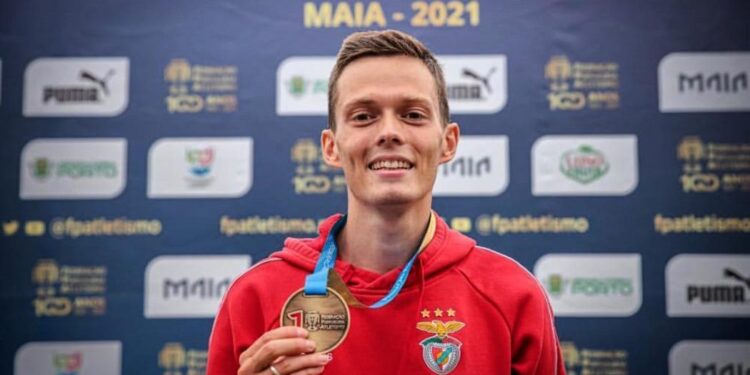 Jovem atleta de Oliveira do Hospital revalida título de campeão nacional de atletismo