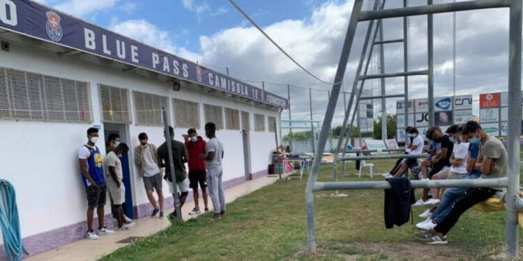 Surto de Covid-19 atinge praticamente todo o plantel do Futebol Clube Oliveira do Hospital